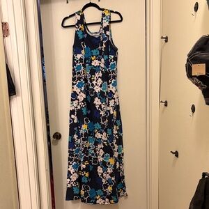 NWOT-Floral Maxi Dress